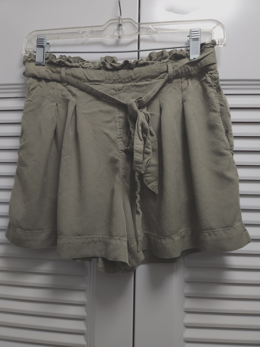 American Eagle Olive Green Paperbag Waist Shorts | Size Small | Tie Waist